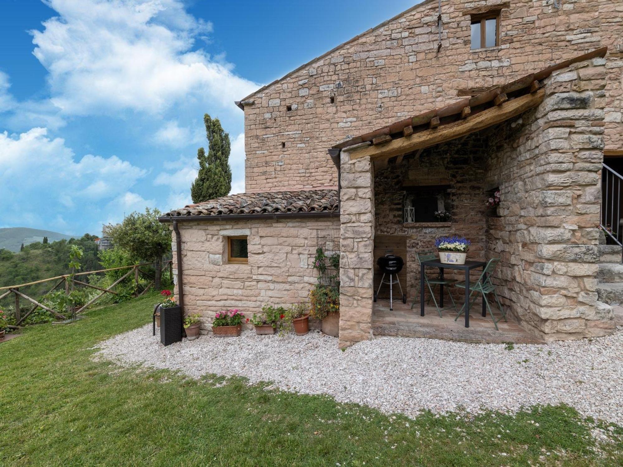 Holiday home Graceful In With Swimming Pool