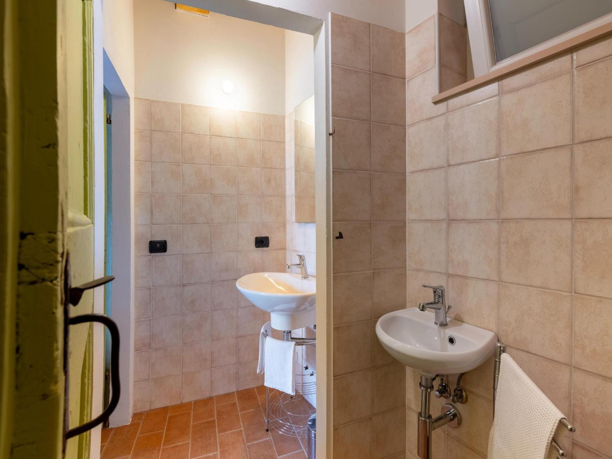 Holiday home Graceful In With Swimming Pool