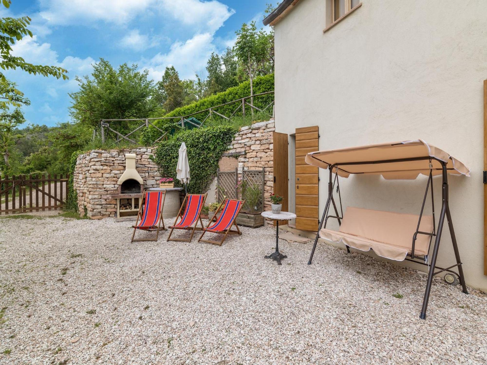 Holiday home Graceful In With Swimming Pool Acqualagna